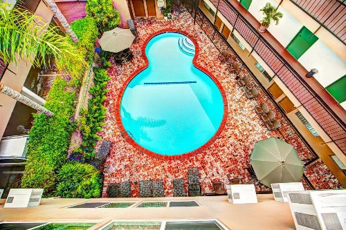 Dunes Inn Wilshire image 3